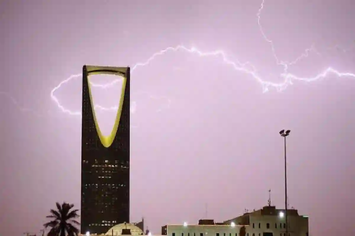 الحصيني يحذر من التقلبات الجوية لـ شهر مايو 2025