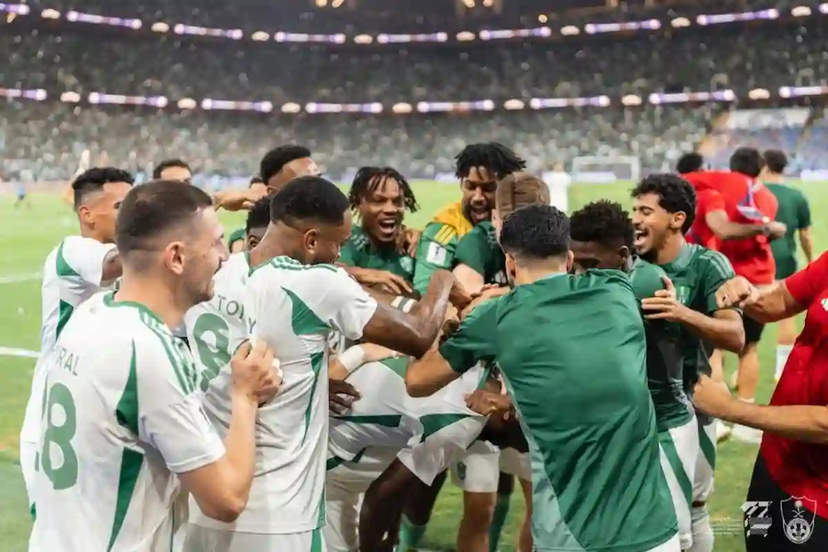 وزير الرياضة يكافئ كل لاعبي الأهلي السعودي بعد التتويج بدوري أبطال آسيا